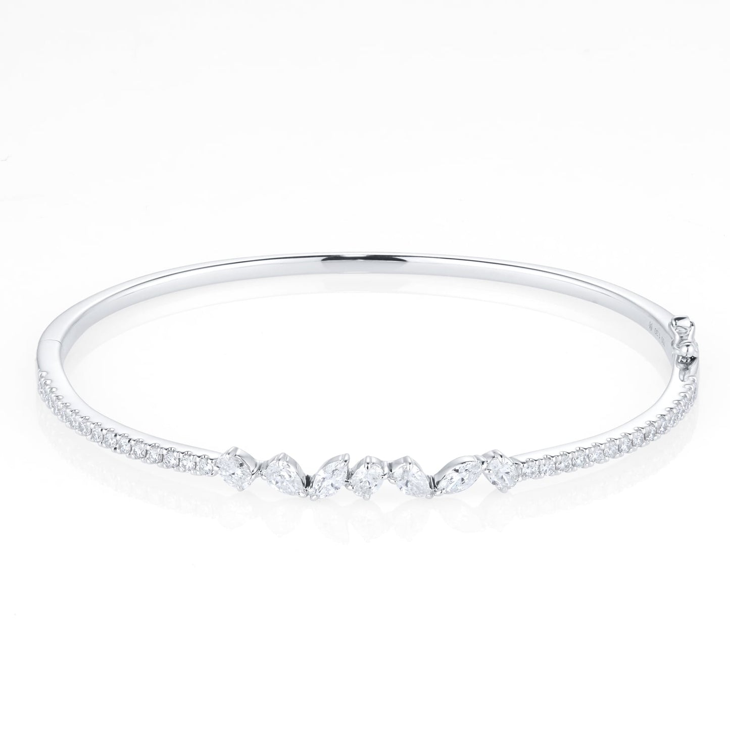 Riveret White Gold 1.30cttw Diamond Bangle