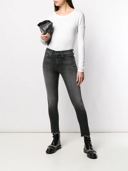 Basic Longsleeved T-Shirt