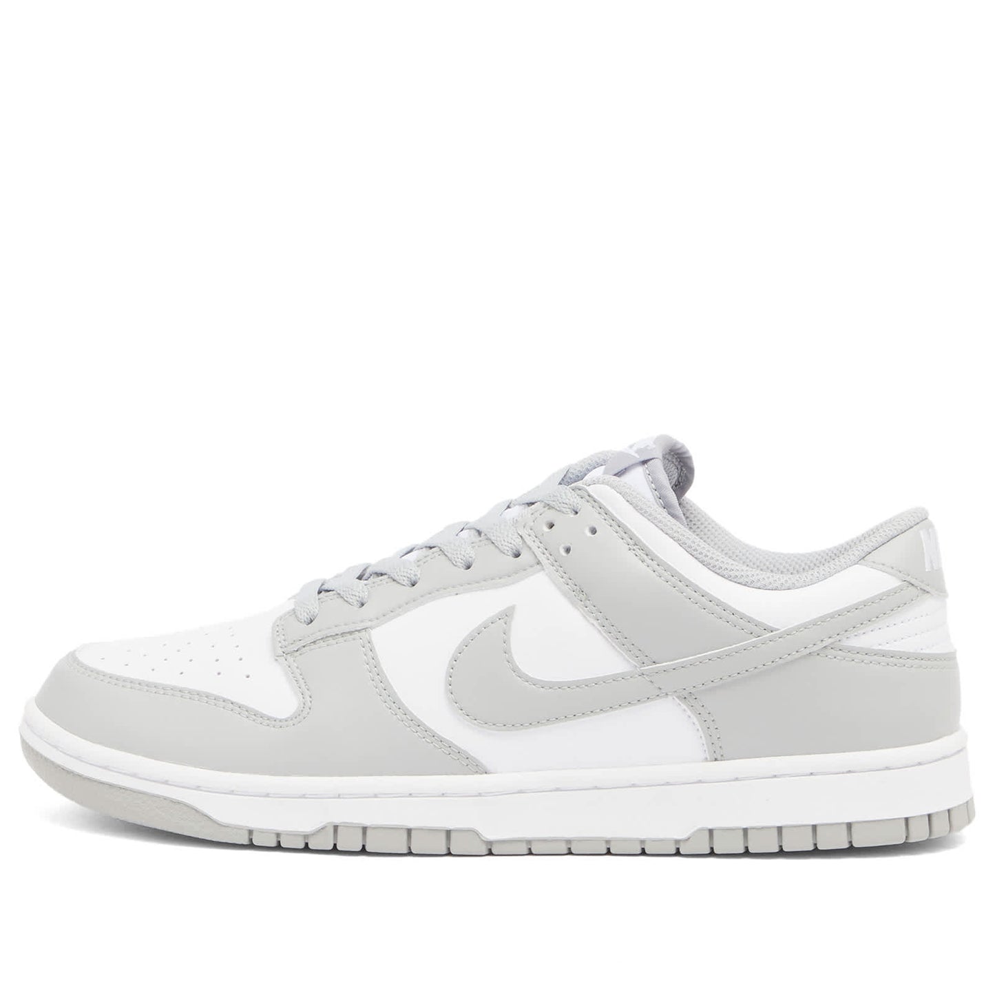 Dunk Low Retro Sneaker