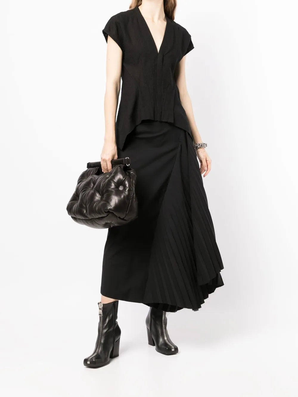 Naska V-Neck Vest