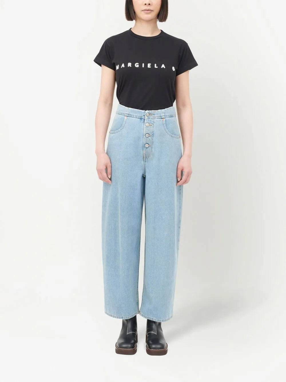 Mid-Rise Cropped Jeans