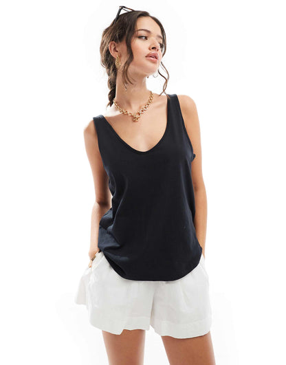 Ultimate Vest With Scoop Neck