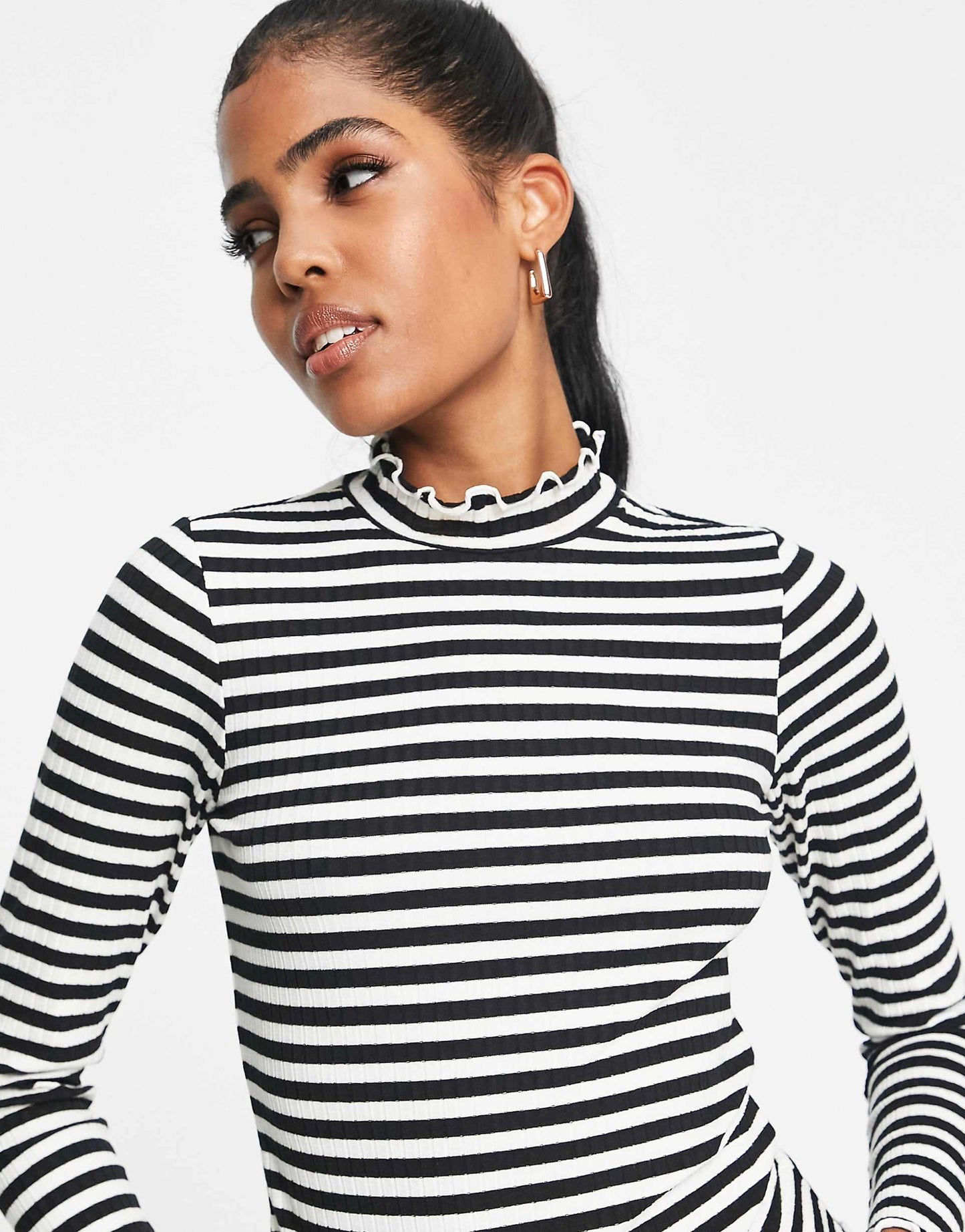 High Neck Lettuce Edge Top
