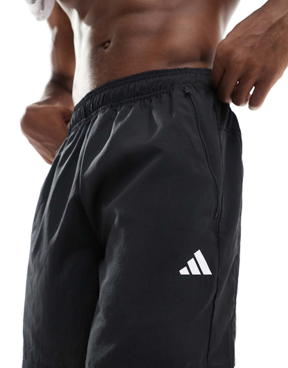 Training Train Essentials 5 Inch Woven Shorts