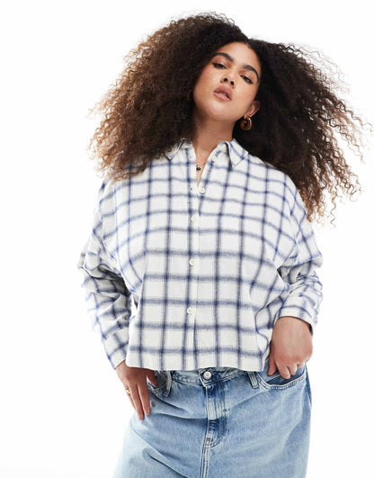 Plus Cropped Long Sleeve Shirt
