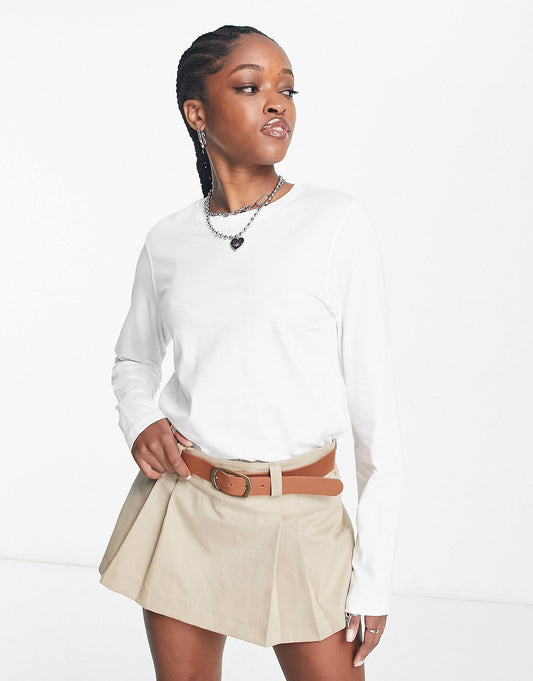 Essence Standard Long Sleeve Top