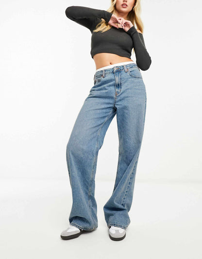 Wide Leg Dad Jeans