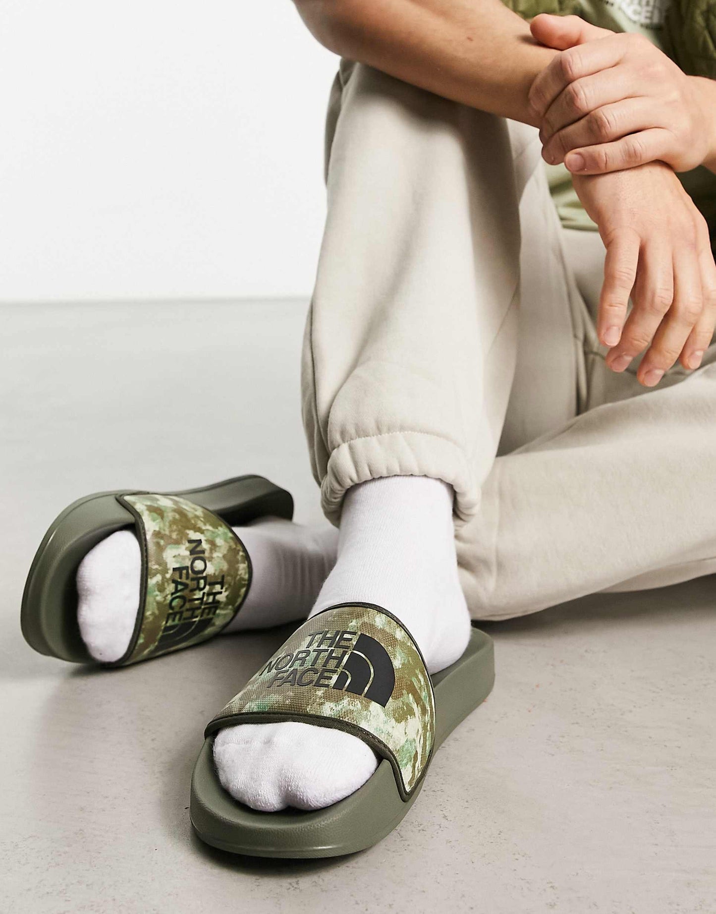 Base Camp Iii Sliders