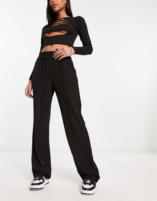 Light Weight Pintuck Wide Leg Trouser