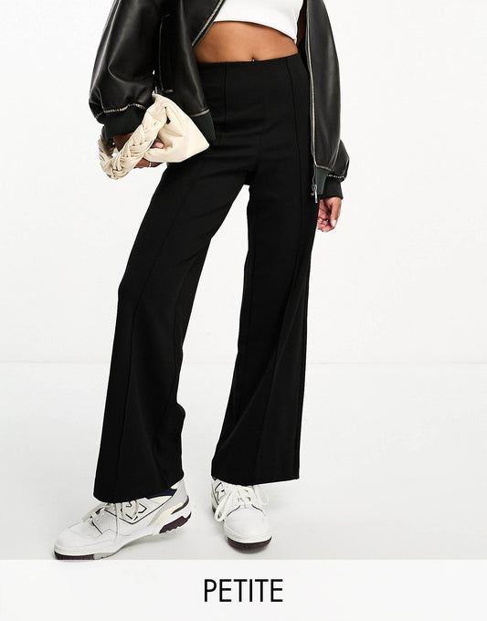 Petite Pin Tuck Wide Leg Trouser