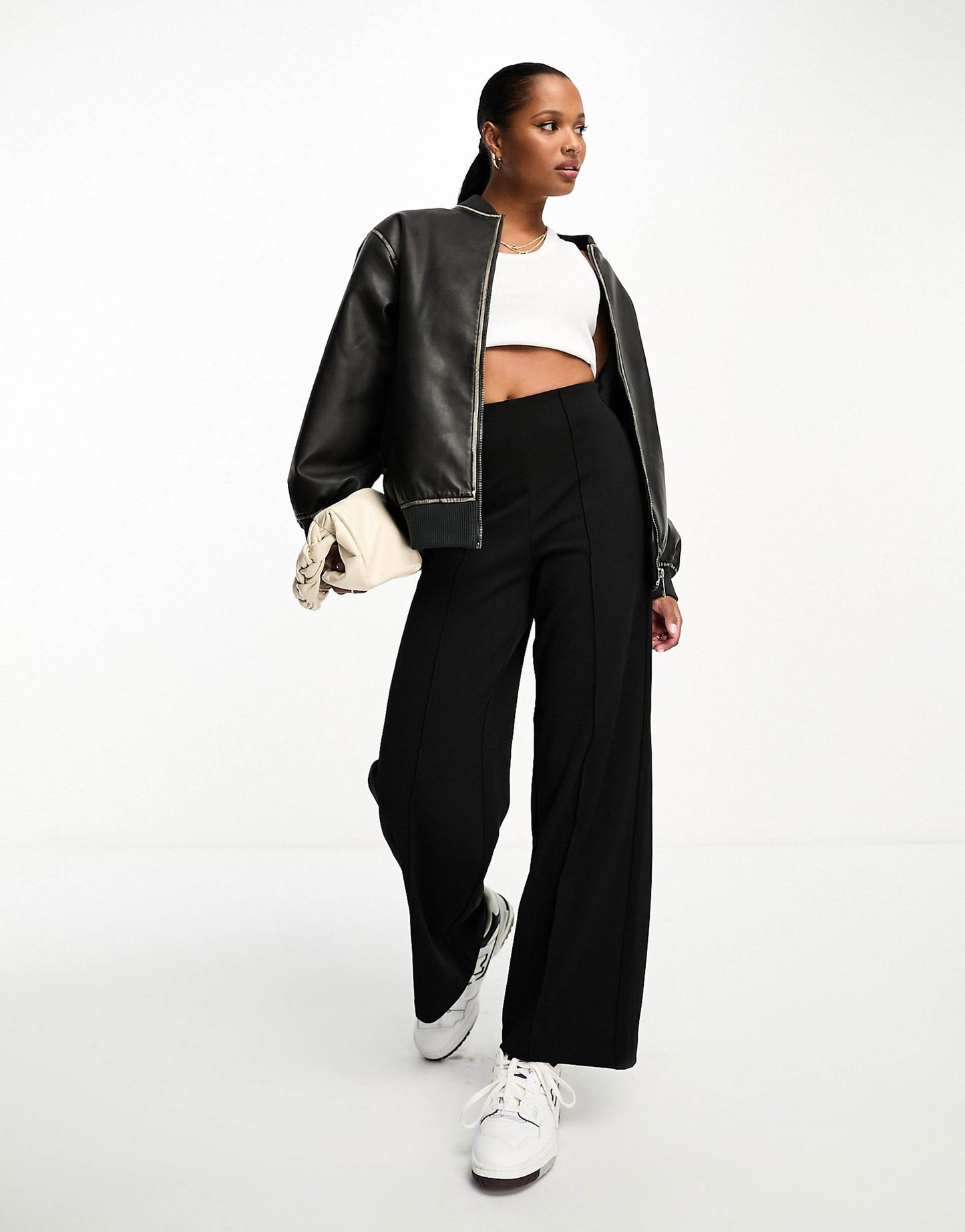 Petite Pin Tuck Wide Leg Trouser