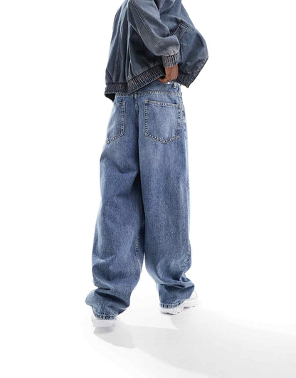 Loose Fit Jeans