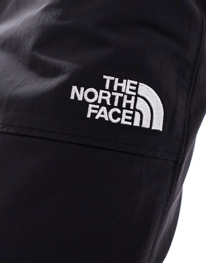 Easy Wind Track Pants