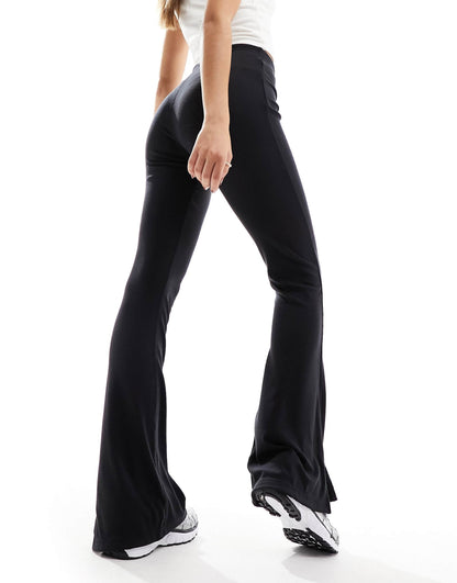 Mini-Ribbed Flared Leggings