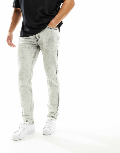 515 Slim Fit Jeans