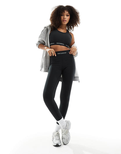 Linear Logo Medium Support Sleek Sports Bra