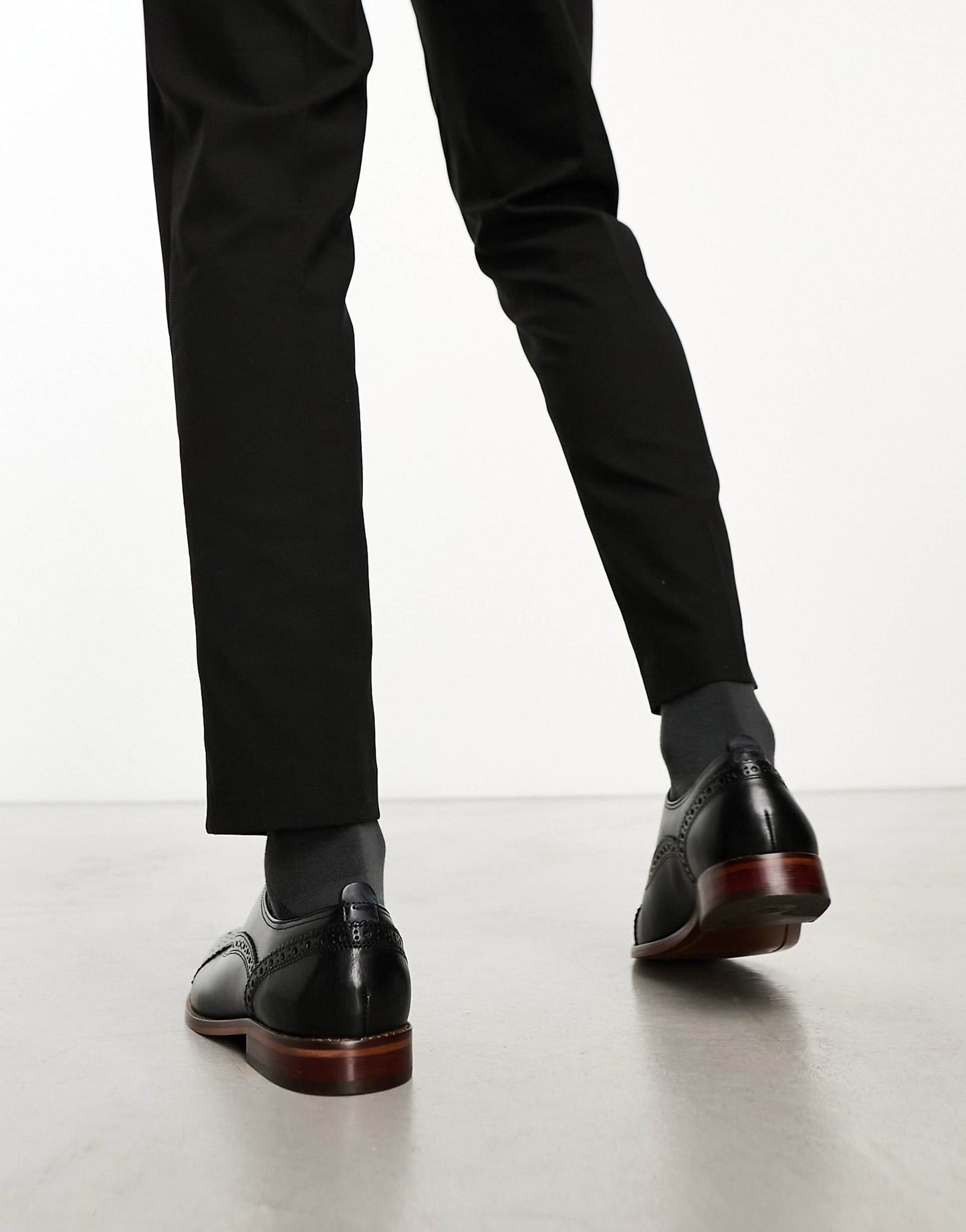 Cast Waxy Brogue Shoe