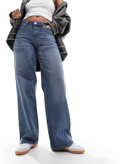 Ample Low Waist Loose Fit Straight Leg Jeans
