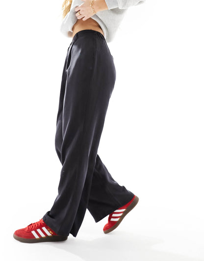 Hourglass Relaxed Straight Leg Trousers