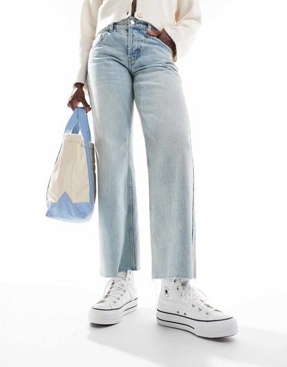 Chuck Taylor All Star Lift Hi Wide Fit Trainers