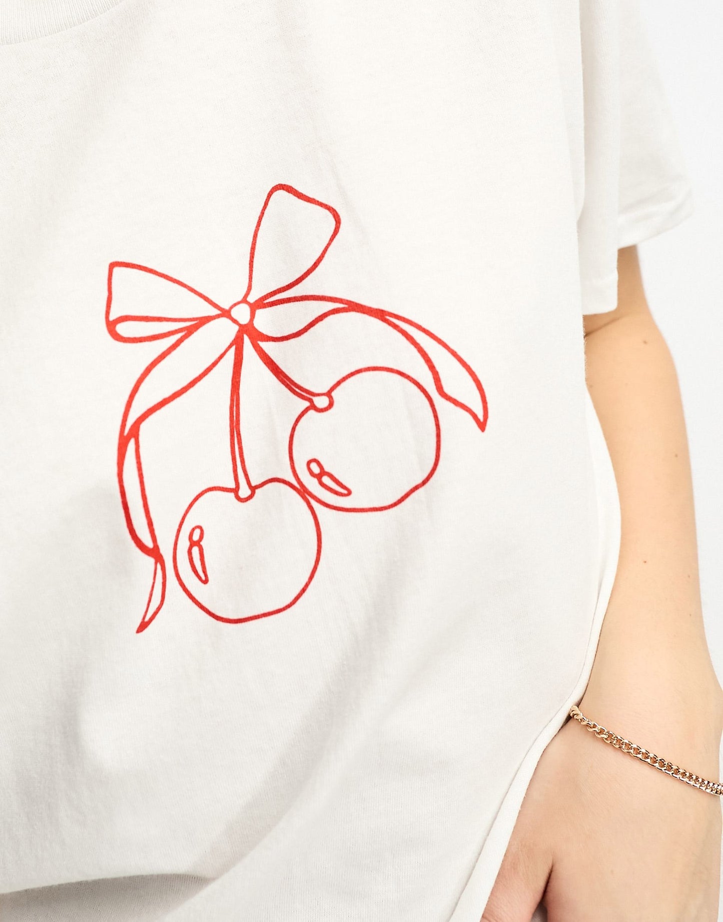 Oversized Tee With Ribbon Cherry Graphic