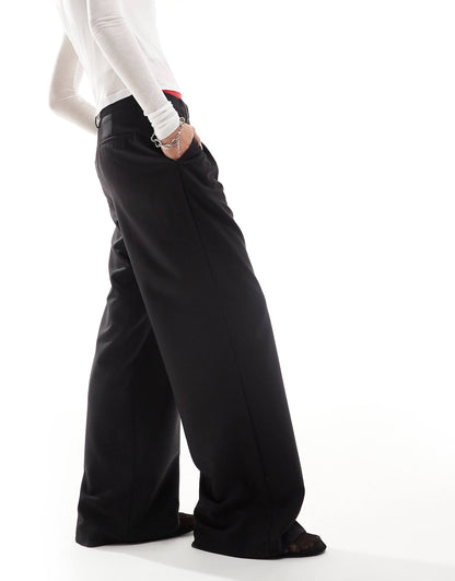 Relaxed Wide Leg Tailored Trousers