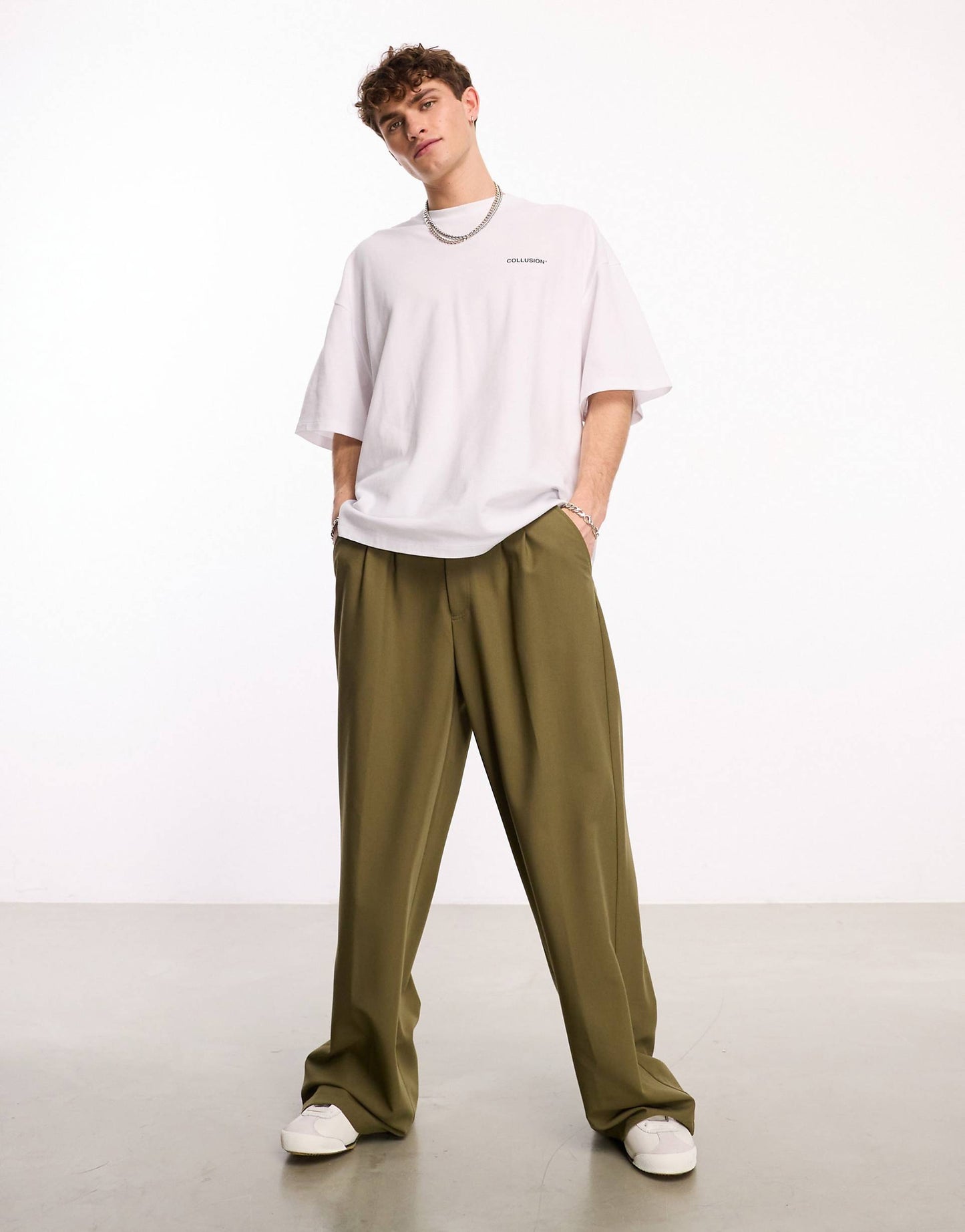 Relaxed Wide Leg Tailored Trousers
