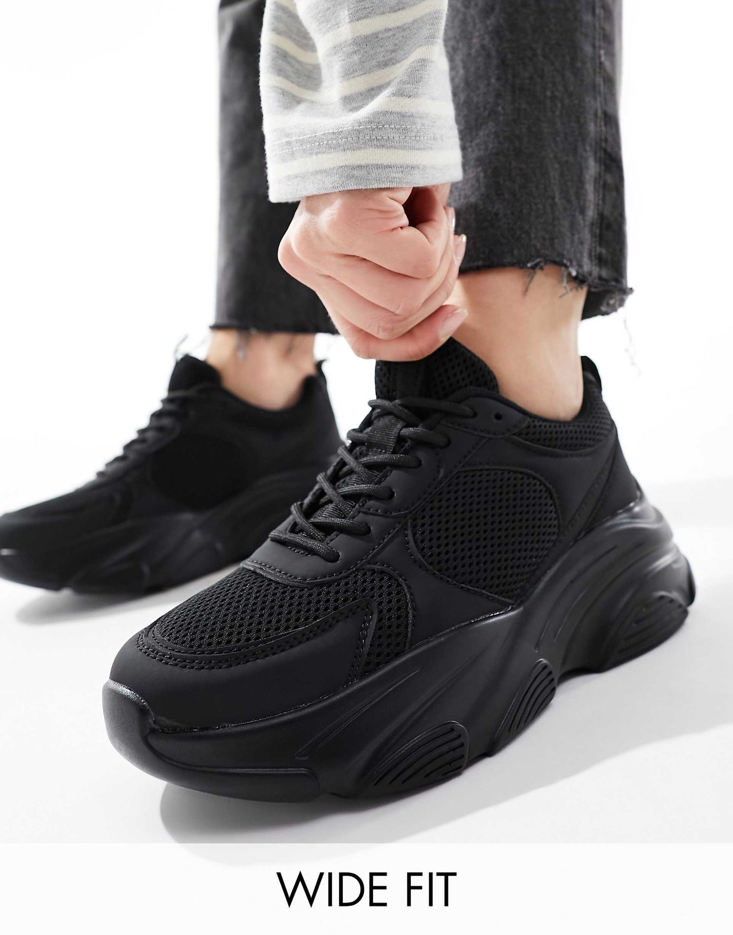 Wide Fit Drop Trainer