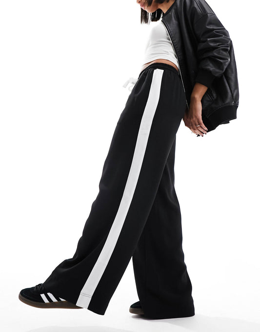 Pull On Trouser With Contrast Panel