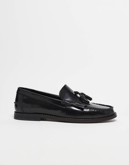 Loafers With Fringe Detail