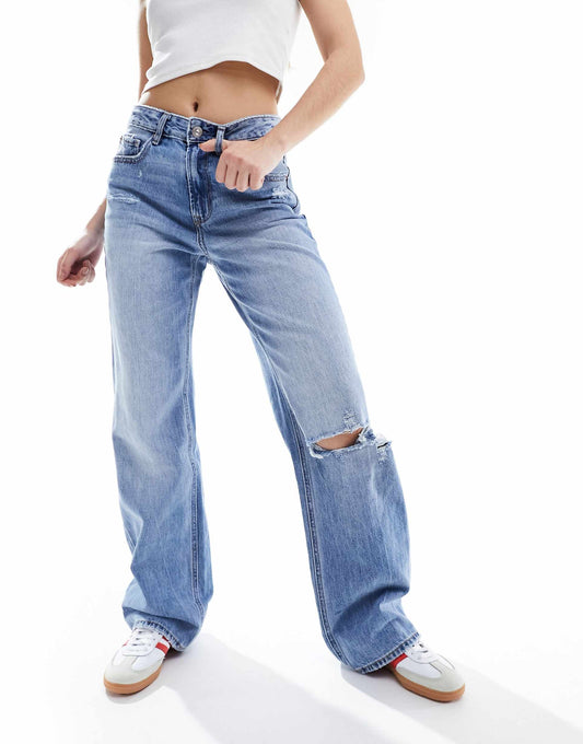 Wide Leg Dad Jean With Rips