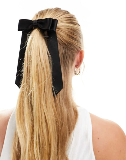 Hairband With Bow Detail