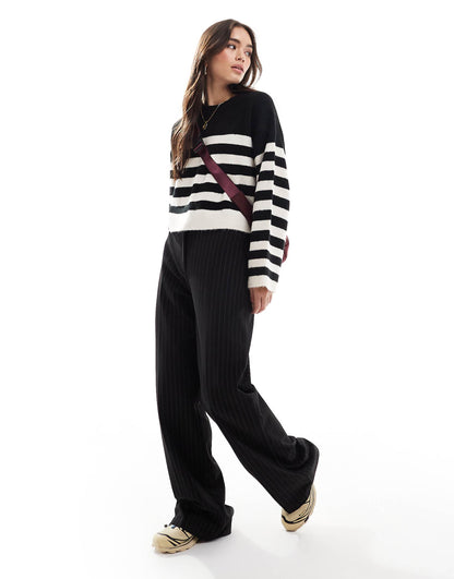 Crew Neck Boxy Jumper With Wide Cuff