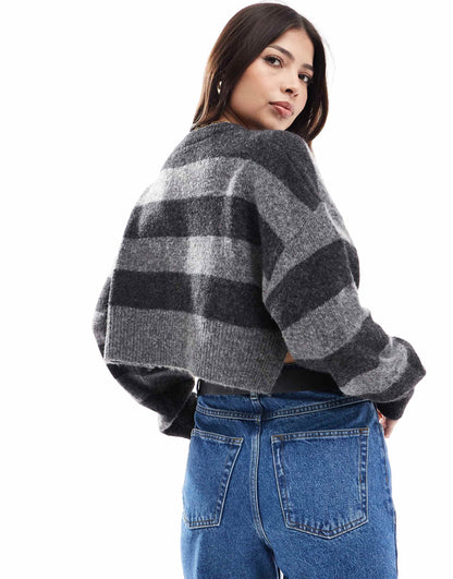 Crop Crew Neck Jumper With Split Hemline