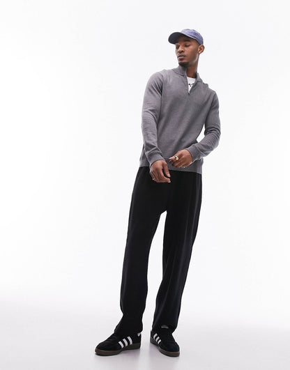 Essentials 1/4 Zip