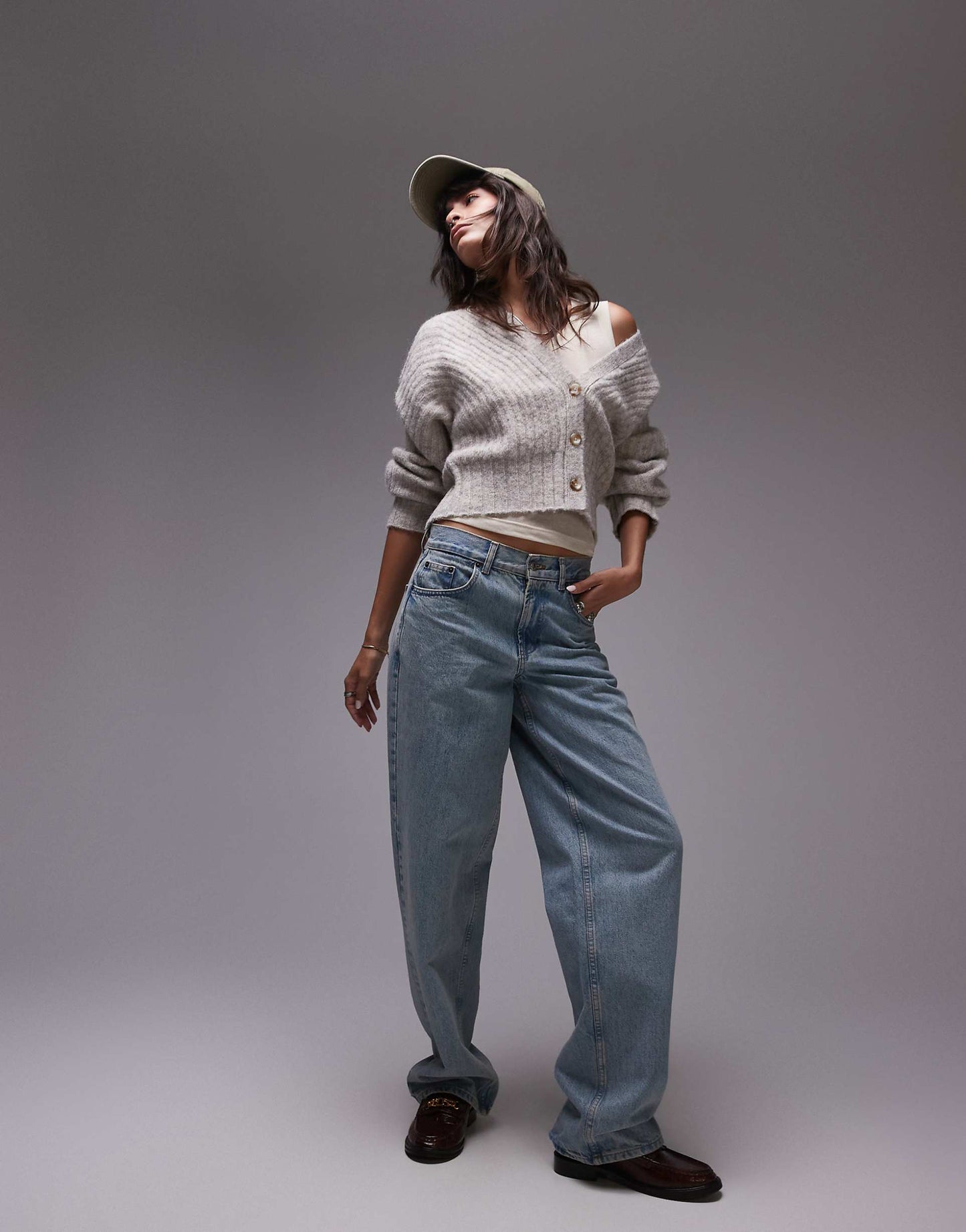 Knitted Ovoid Sleeve V-Neck Cardigan