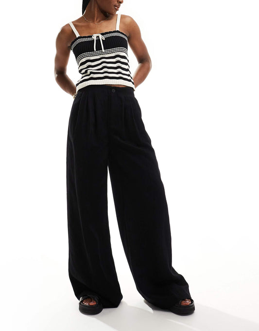 Tailored Pleated Wide Leg Trouser