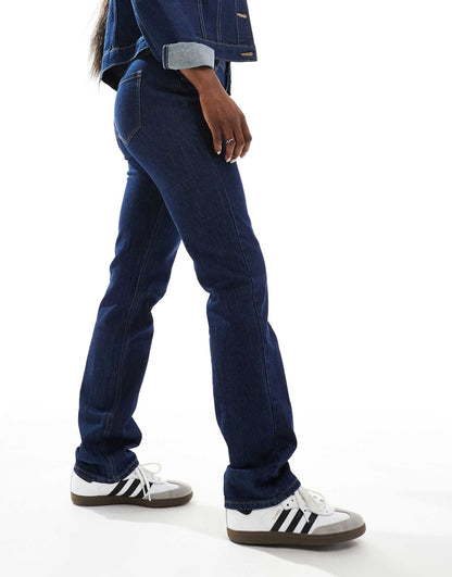 Str Straight Leg Jean With Stretch