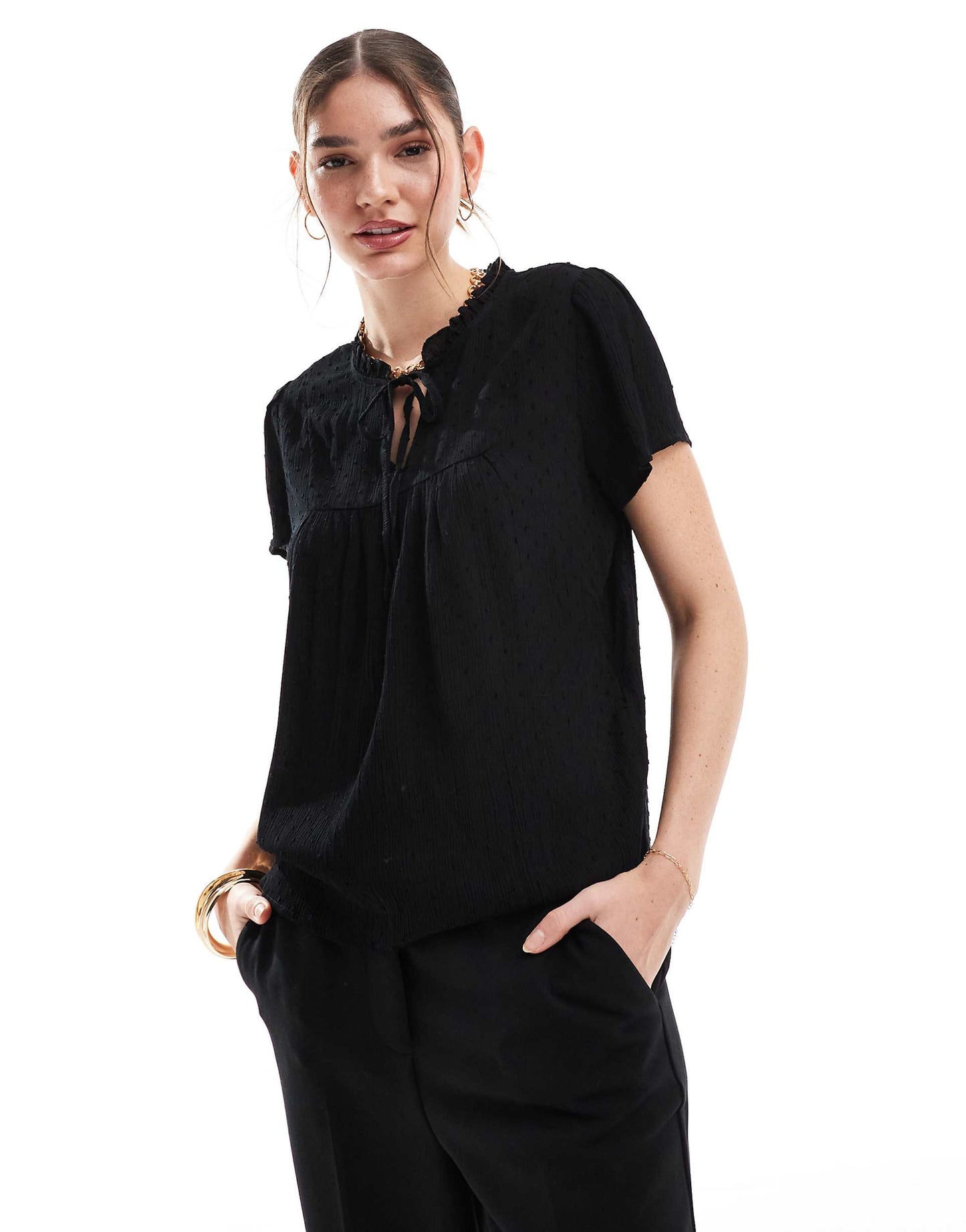 Broderie Pussybow Blouse