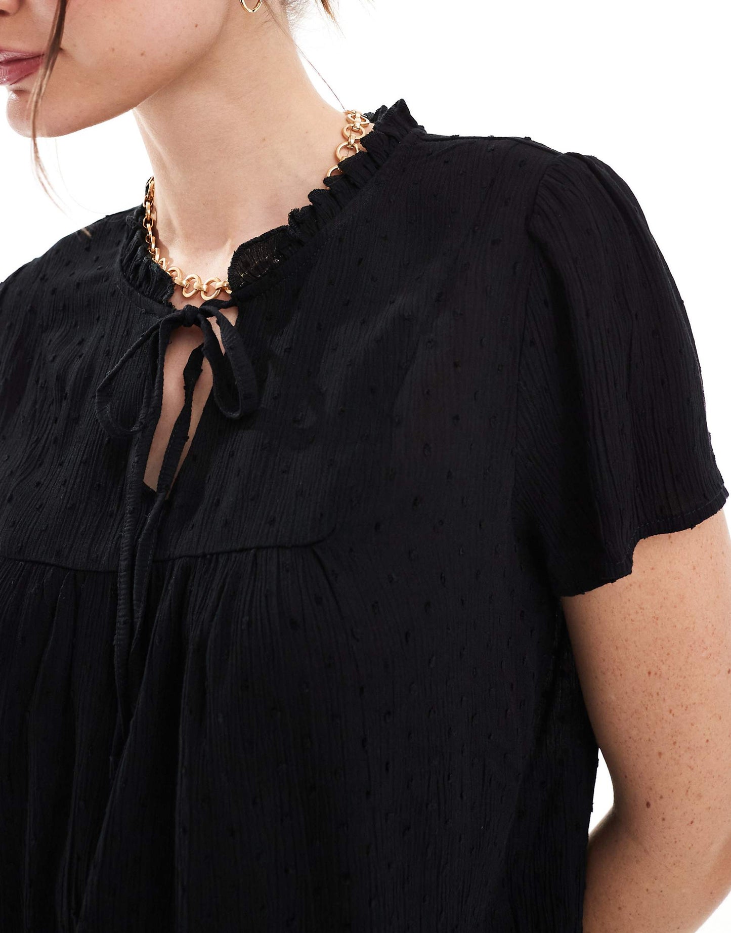 Broderie Pussybow Blouse
