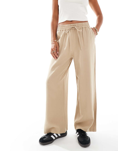 Petite Soft Touch Pull On Wide Leg Trouser