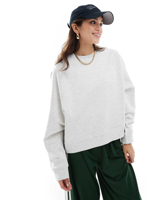 Oversized Raglan Sweatshirt