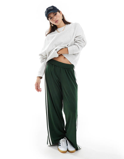 Oversized Raglan Sweatshirt