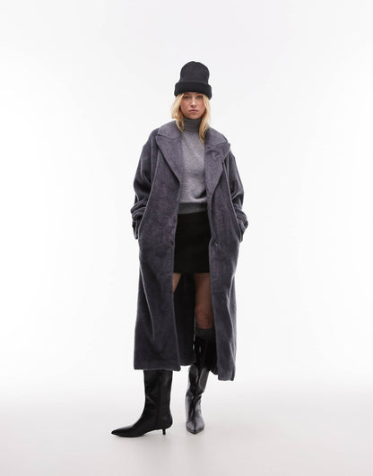 Tall Chuck On Coat