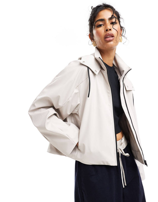 Rubberised Chuck On Rain Jacket With Pocket Detail