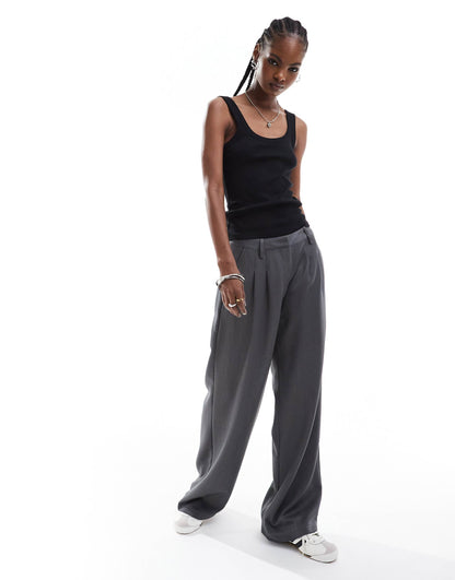 Ribbed Fitted Vest Top With Scoop Neck