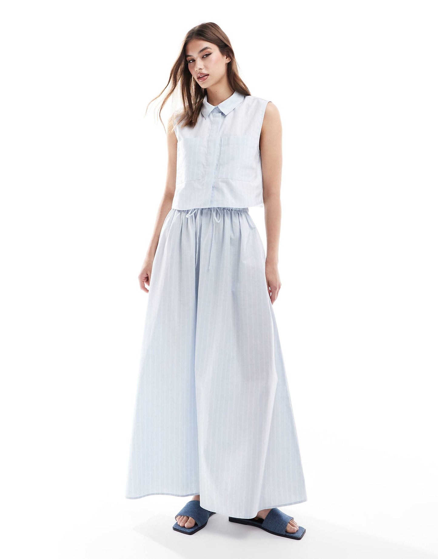 Sleeveless Cropped Shirt