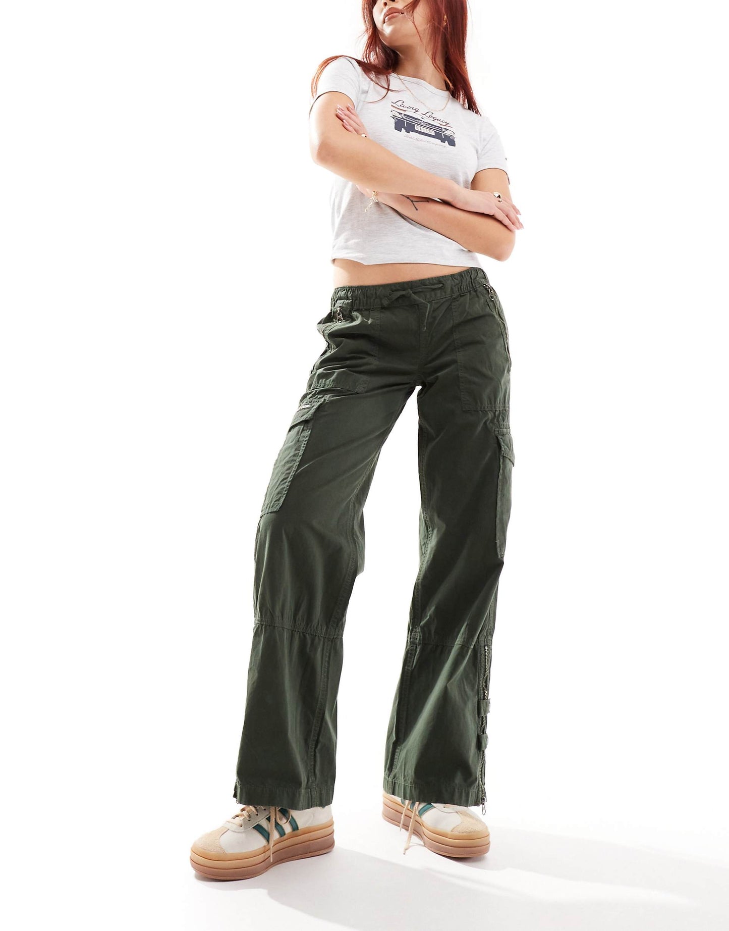 Low Rise Wide Leg Cargo Pants