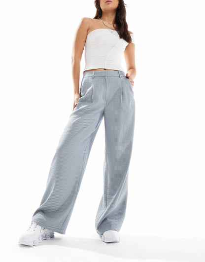 Relaxed Wide Leg Trousers