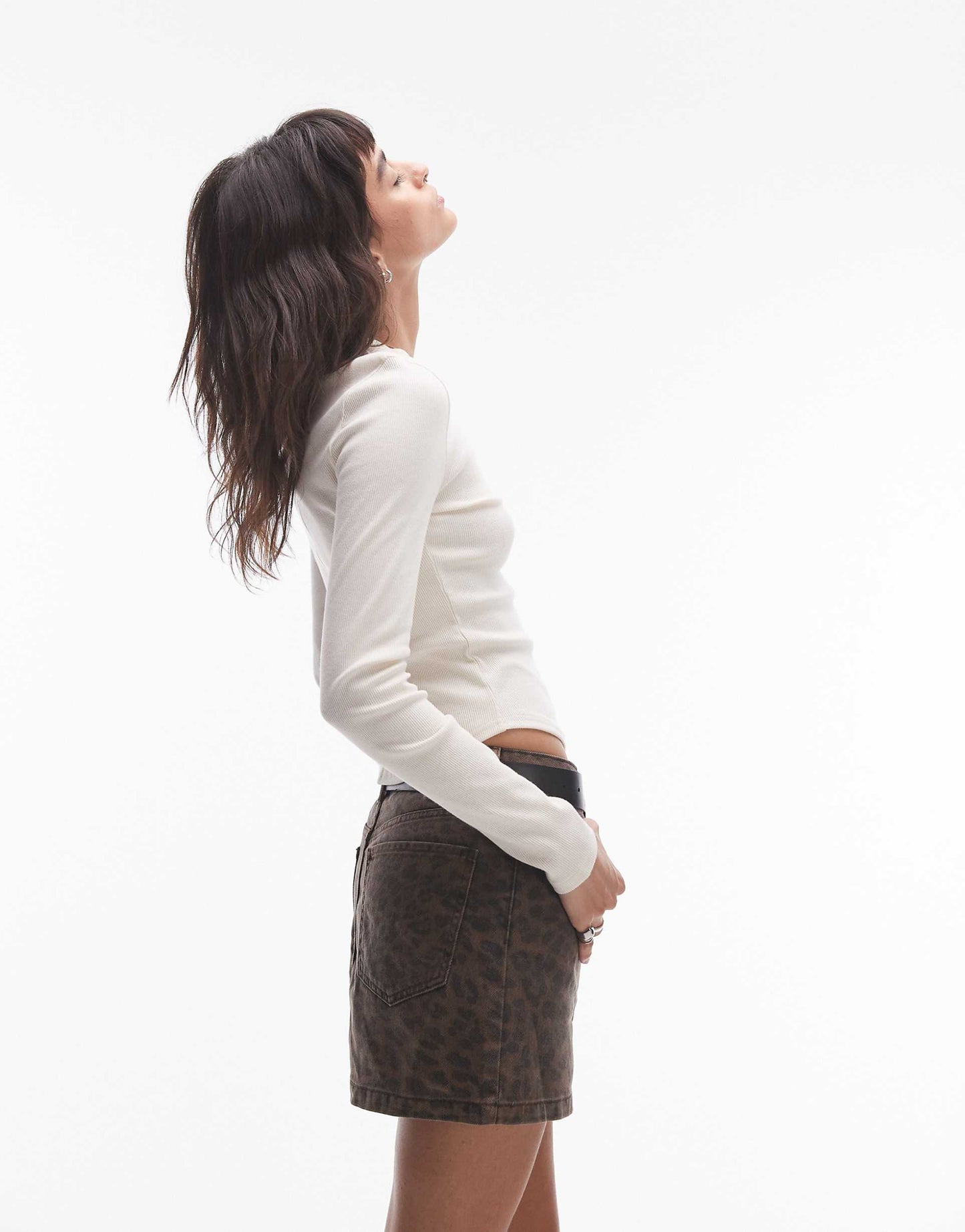 Rib Curve Hem Long Sleeve Tee
